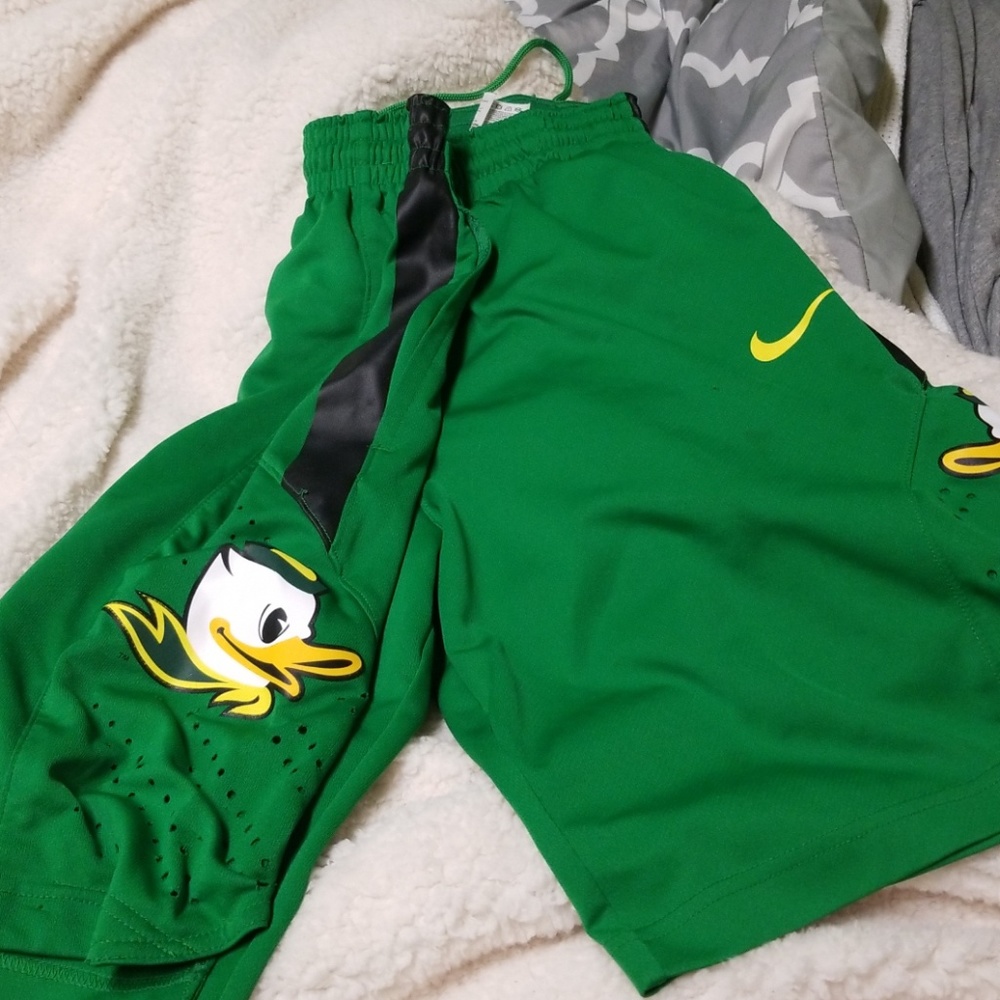 Basketball shorts
